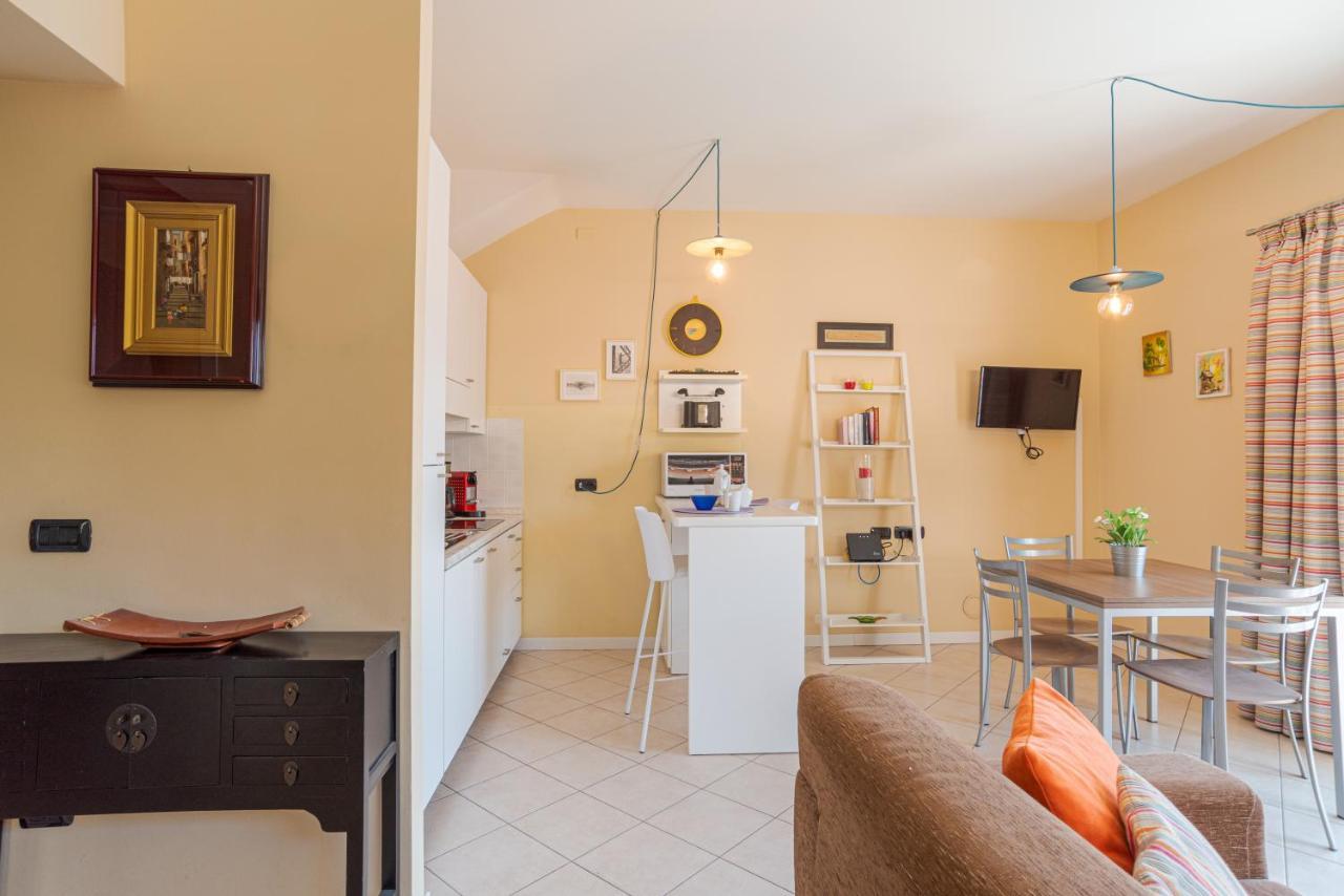 Lake Como Apartment With Balcony And Private Parking Ossuccio Exteriér fotografie